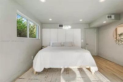 7501 W Adventure Ave, North Bay Village, FL 33141 - Photo 21