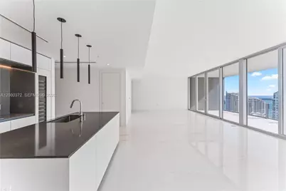 300 Biscayne Blvd Way #4102, Miami, FL 33131 - Photo 11