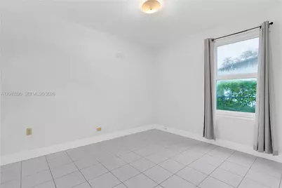 9441 SW 27th Dr, Miami, FL 33165 - Photo 7
