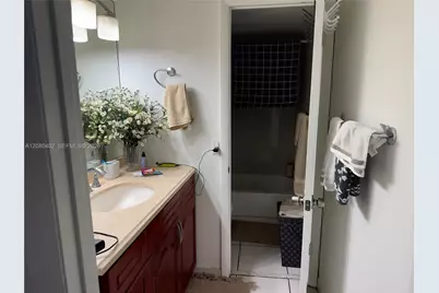 5050 NW 7th St #604, Miami, FL 33126 - Photo 3