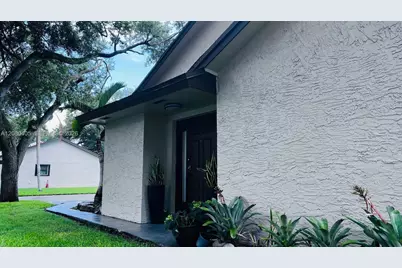 1531 NW 98th Ave, Pembroke Pines, FL 33024 - Photo 31