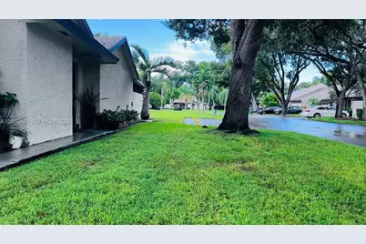 1531 NW 98th Ave, Pembroke Pines, FL 33024 - Photo 27