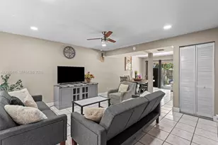 3609 Townhouse Ct, West Palm Beach, FL 33407 - Photo 17