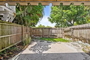 3609 Townhouse Ct, West Palm Beach, FL 33407 - Photo 13