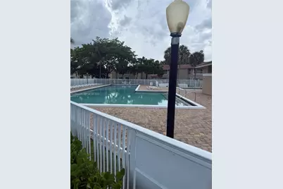 838 Twin Lakes Dr #19-E, Coral Springs, FL 33071 - Photo 17