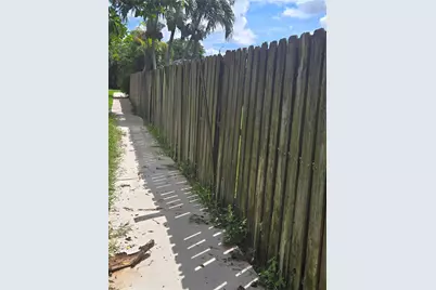 7912 NW 73rd Ave, Tamarac, FL 33321 - Photo 23