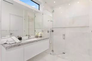 2560 Del Lago Dr, Fort Lauderdale, FL 33316 - Photo 47