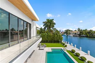 2560 Del Lago Dr, Fort Lauderdale, FL 33316 - Photo 45