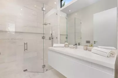 2560 Del Lago Dr, Fort Lauderdale, FL 33316 - Photo 49