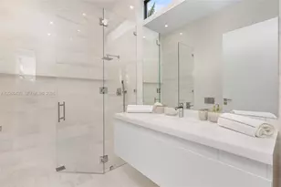 2560 Del Lago Dr, Fort Lauderdale, FL 33316 - Photo 49