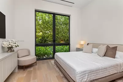 2560 Del Lago Dr, Fort Lauderdale, FL 33316 - Photo 25