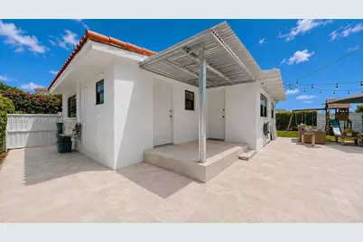 6 Carmona Ave, Coral Gables, FL 33134 - Photo 23