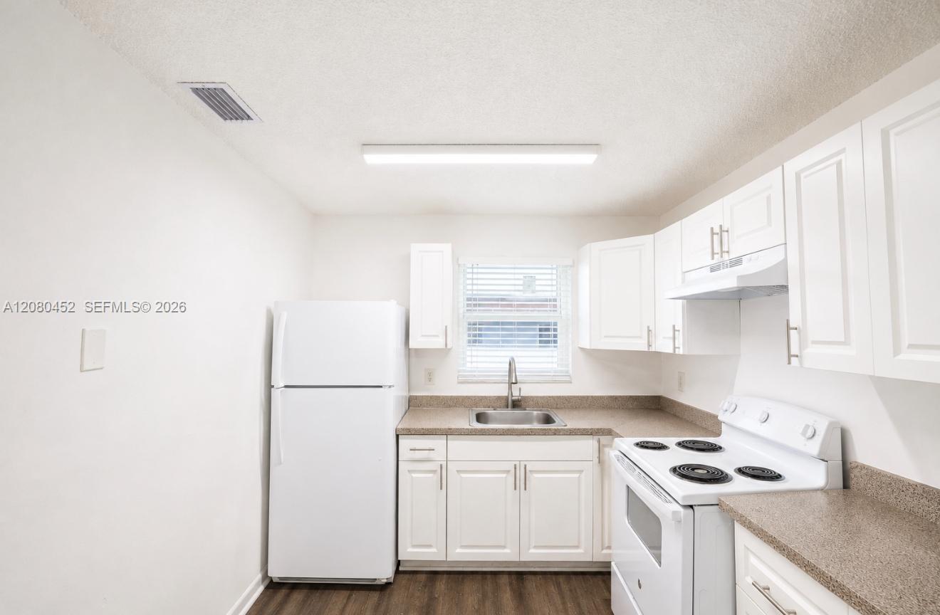 6141 W 22nd Ct #203 - 6141 W 22nd Ct #203, Hialeah, FL 33016 Luxury Property | Jose Angel Pina