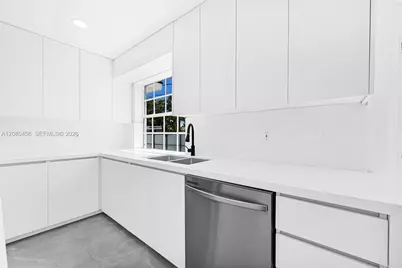 4040 SW 108th Ave, Miami, FL 33165 - Photo 3