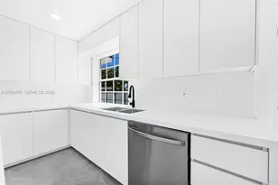 4040 SW 108th Ave, Miami, FL 33165 - Photo 3