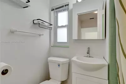 2125 Alamanda Dr, North Miami, FL 33181 - Photo 37
