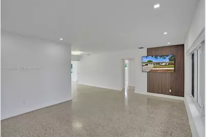 2125 Alamanda Dr, North Miami, FL 33181 - Photo 31