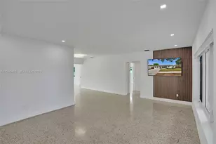 2125 Alamanda Dr, North Miami, FL 33181 - Photo 31