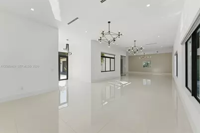 10005 SW 66th St, Miami, FL 33173 - Photo 7