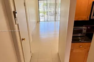20500 W Country Club Dr, Aventura, FL 33180 - Photo 3