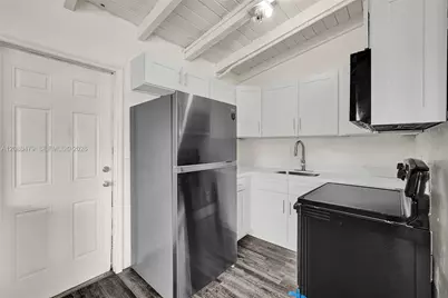 1843 Lauderdale Manor Dr, Fort Lauderdale, FL 33311 - Photo 15