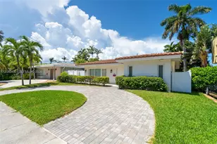 821 Harrison St, Hollywood, FL 33019 - Photo 1