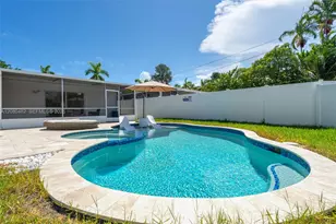 821 Harrison St, Hollywood, FL 33019 - Photo 29