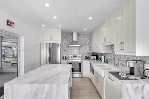 821 Harrison St, Hollywood, FL 33019 - Photo 3