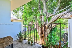 11330 Peachtree Dr, Miami, FL 33161 - Photo 13