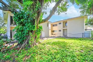11330 Peachtree Dr, Miami, FL 33161 - Photo 11