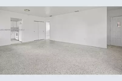 11330 Peachtree Dr, Miami, FL 33161 - Photo 5