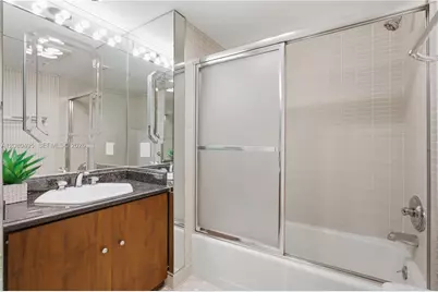 520 Brickell Key Dr #A1616, Miami, FL 33131 - Photo 21