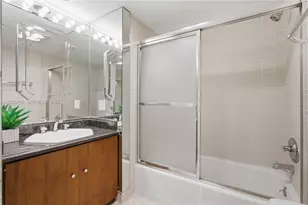 520 Brickell Key Dr, Miami, FL 33131 - Photo 21