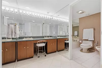 520 Brickell Key Dr #A1616, Miami, FL 33131 - Photo 15