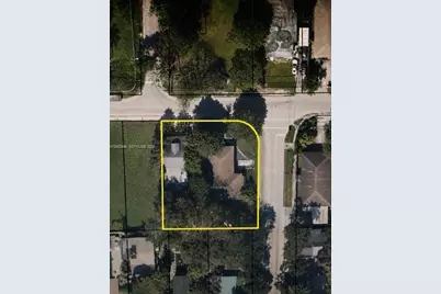 812 NW 29th Ter, Miami, FL 33127 - Photo 1