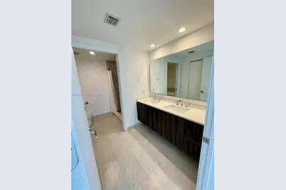 488 NE 18th St #2204, Miami, FL 33132 - Photo 13