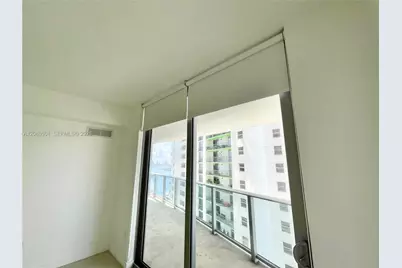 488 NE 18th St #2204, Miami, FL 33132 - Photo 11