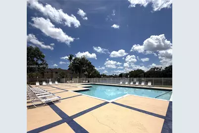 351 Palm Way #303, Pembroke Pines, FL 33025 - Photo 25
