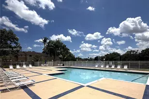 351 Palm Way, Pembroke Pines, FL 33025 - Photo 25