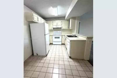 351 Palm Way #303, Pembroke Pines, FL 33025 - Photo 9