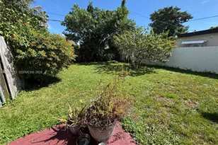 1075 NW 100th St, Miami, FL 33150 - Photo 21