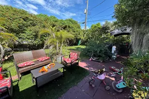 1075 NW 100th St, Miami, FL 33150 - Photo 19