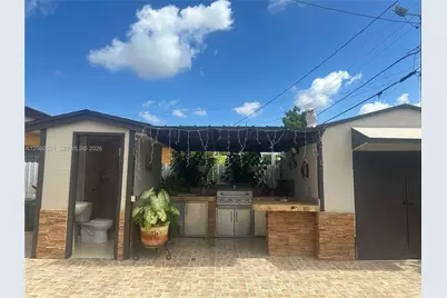 5505 W 14th Ln, Hialeah, FL 33012 - Photo 13