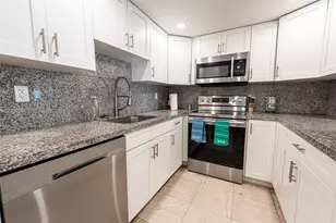 2401 Collins Ave, Miami Beach, FL 33140 - Photo 7