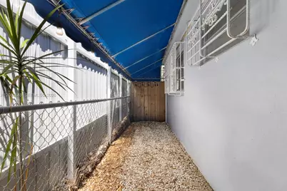 1045 SW 12th St #1045, Miami, FL 33129 - Photo 11