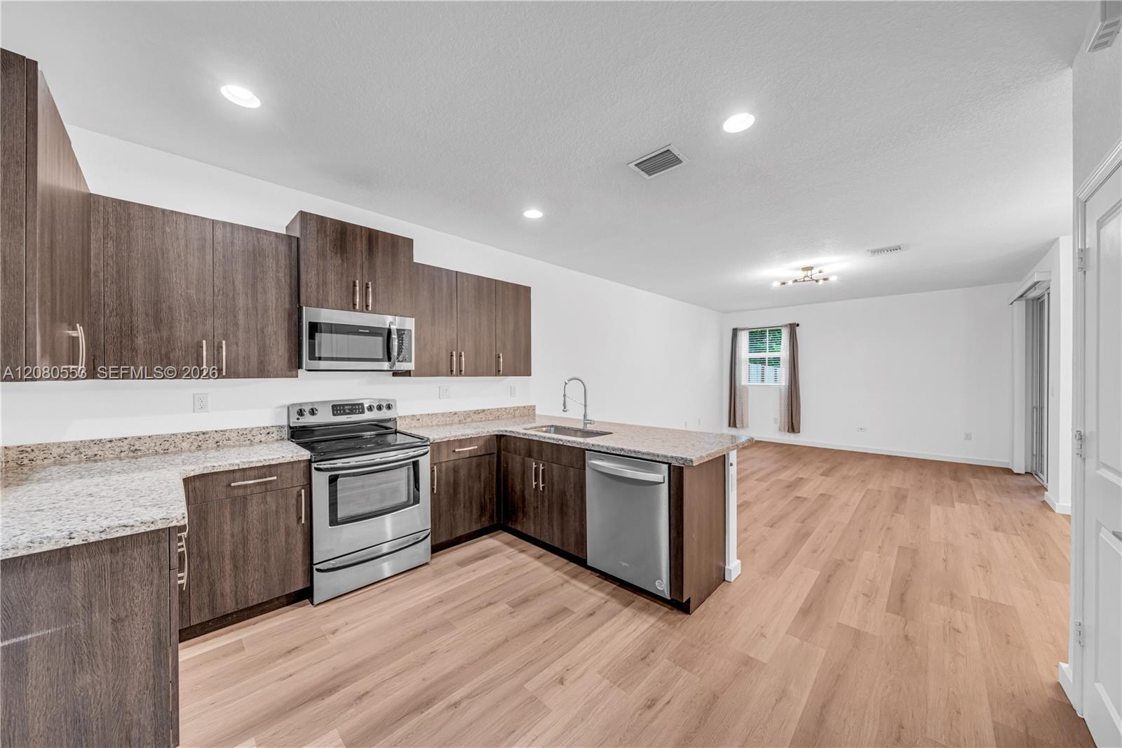 1426 SE 24th Terrace - 1426 SE 24th Terrace, Homestead, FL 33035 Luxury Property | Jose Angel Pina