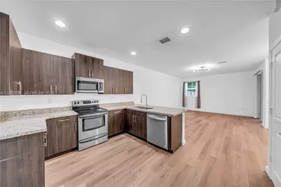 1426 SE 24th Ter, Homestead, FL 33035 - Photo 1
