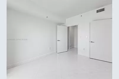 1900 N Bayshore Dr #3911, Miami, FL 33132 - Photo 7