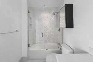 1900 N Bayshore Dr, Miami, FL 33132 - Photo 11