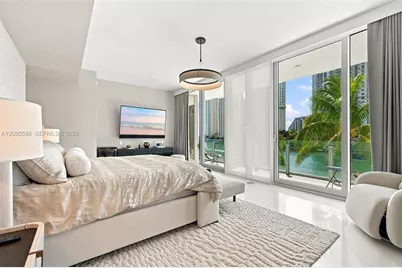 300 Biscayne Blvd Way #301, Miami, FL 33131 - Photo 15